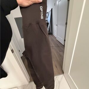 DFYNE Women's Dynamic Brown Leggings small